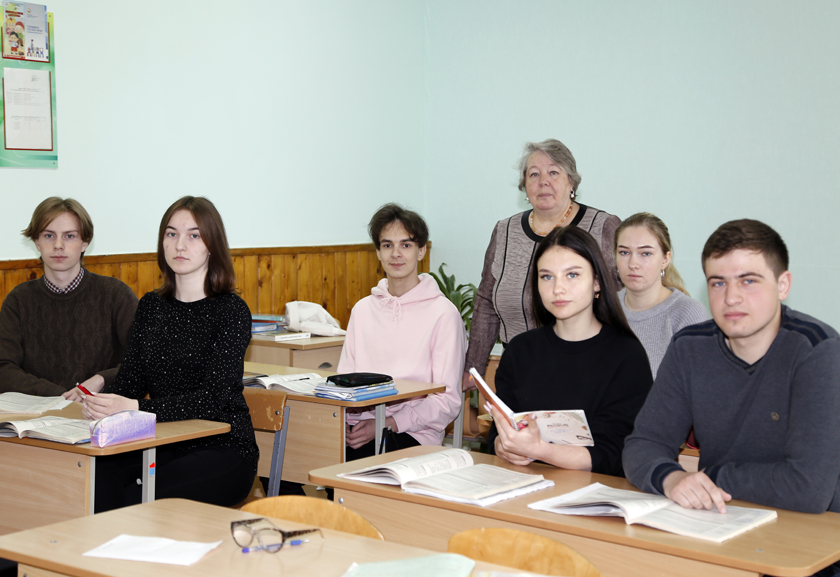 Секс с учениками на речке, или похождения замужней учительницы. Часть 3