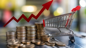 Продукты в августе подешевели, а услуги и непродовольственные товары выросли в цене