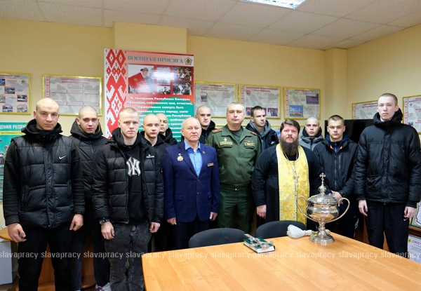 Десять новобранцев из Копыльщины отправились служить: призыв в год 80-летия Победы