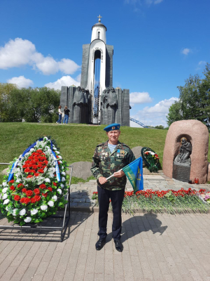 Копылянин Борис Денисюк принимает участие в торжестве по случаю Дня ВДВ