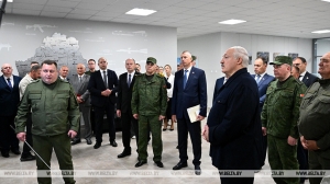 Свое оружие для армии! Александр Лукашенко оценил новый белорусский автомат ВСК-100Б