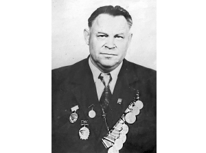 Слово о директоре-фронтовике