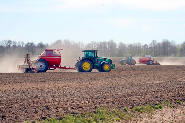 Прокуратура Копыльского района проверяет готовность сельхозпредприятий к посевной кампании