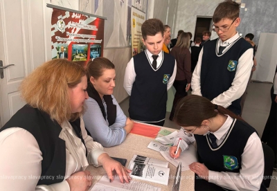Первая зарплата и бесценный опыт: в Копыле прошла ярмарка вакансий для молодежи