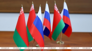 &quot;С нами они не справятся!&quot;: Лукашенко предостерёг Запад от попыток додавить Беларусь и Россию