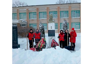 Молодежь Копыльщины проводит зимние акции по благоустройству мемориалов