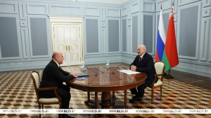 Исполняем и перевыполняем: Президент заявил о безупречном сотрудничестве Беларуси и России