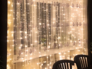 А вы знали, что можно получить штраф за украшение окна гирляндами