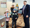 Многодетная мама Инна Комлик пришла проголосовать на участок N20 имени 50 лет БССР