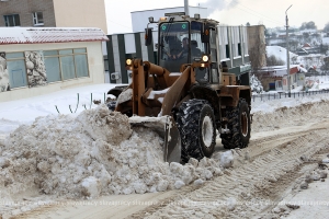 Операция «Чистая улица»: в Копыле продолжают вывозить снег