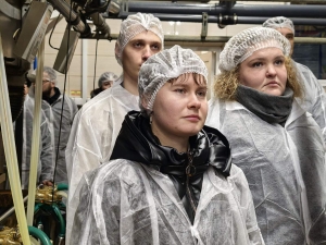 Ветеринарный врач СХФ «Рудное» Елизавета Окунева приняла участие в республиканском форуме сельской молодежи