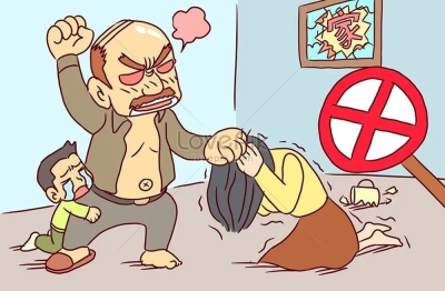 «Сейчас я отрежу тебе голову и буду играть ею в футбол!» - так угрожал 70-летней матери пьяный агрессор