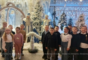 Главная елка страны открыла двери для школьников из Копыля