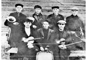 По сельской улице с оркестром: невероятная история музыкантов из Копыльщины