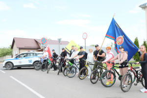 Сотрудники Копыльского РОВД стали участниками велопробега по памятным местам боевой славы района