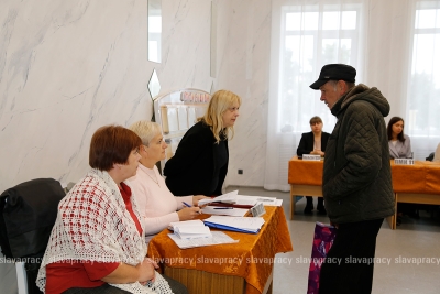 Узнали, каким организациям и предприятиям требуются работники «серебряного» возраста