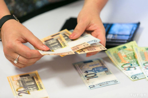 Средняя зарплата в Беларуси в августе составила Br 2762,7