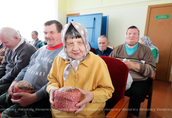 Пасхальный визит: руководство Копыльского района посетило пансионат «Приветливый»