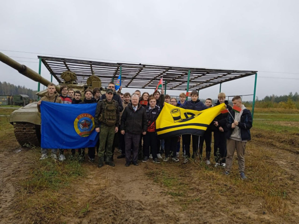 Юные копыляне побывали на полигоне «Белая лужа»