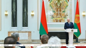 «Мы вашу Победу никому не отдадим»: Александр Лукашенко вручил госнаграды в преддверии 9 Мая