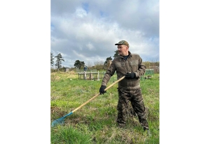 Коллектив ЦБУ № 609 ОАО «АСБ Беларусбанк» благоустроил городское кладбище в Копыле