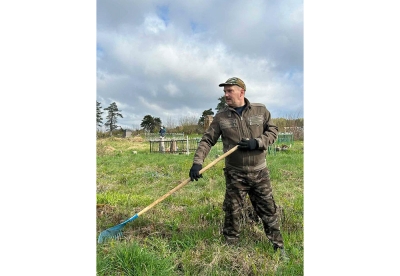 Коллектив ЦБУ № 609 ОАО «АСБ Беларусбанк» благоустроил городское кладбище в Копыле