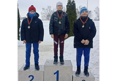 Первые старты будущих звезд – в Копыле прошли соревнования по биатлону «Белый снег»