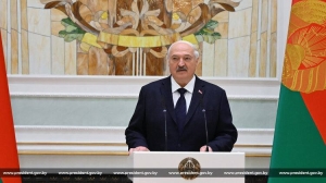 Президент поздравил белорусов с Днем народного единства