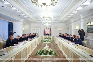 Никакого Болонского процесса: Президент о целевом назначении магистратуры в Беларуси