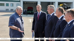 Александр Лукашенко: опорные пункты райагросервисов – это ремонт, комплектующие и сервис для фермерских хозяйств