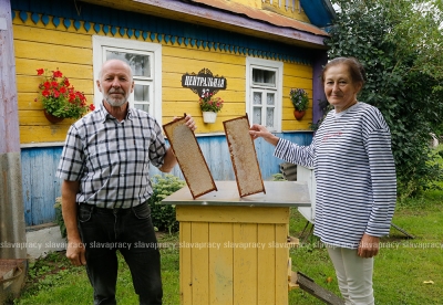 Медом угощает, трофеем впечатляет: удивительная усадьба и секреты пасечника из Копыля