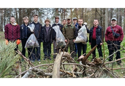 От урочища Гнилуха до зон отдыха – гимназисты Копыля навели порядок на знаковых объектах района