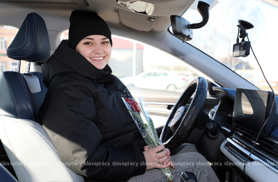 Цветы для копыльских автоледи