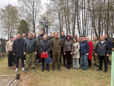 Сотрудники МВД благоустроили мемориал в память о Лавском бое на Копыльщине