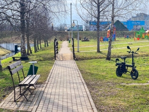 Сквер у поймы реки Каменка в Копыле приглашает заглянуть в свою обновленную сказку