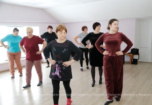 Танцуют все! В Копыльском районном центре культуры зажглись звезды коллектива «Ритм жизни»