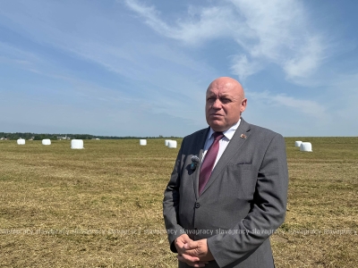Техника для рекордов: первый заместитель председателя Миноблисполкома оценил кормозаготовку на Копыльщине