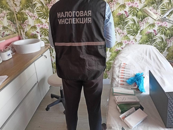 Нелегальный бизнес на здоровье: косметолог без права на меддеятельность охватила 10 городов