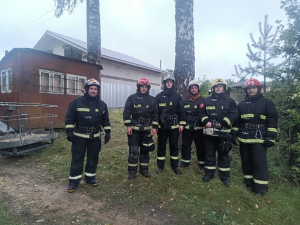 Копыльские спасатели ликвидируют последствия непогоды под Минском